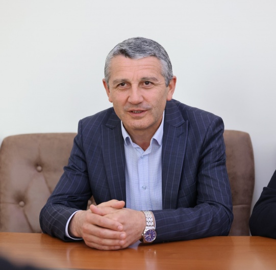 შუახევის მუნიციპალიტეტის მერი ომარ ტაკიძე წვევამდელთა მშობელს შეხვდა და მადლობა გადაუხადა შვილების ღირსეული აღზრდისთვის