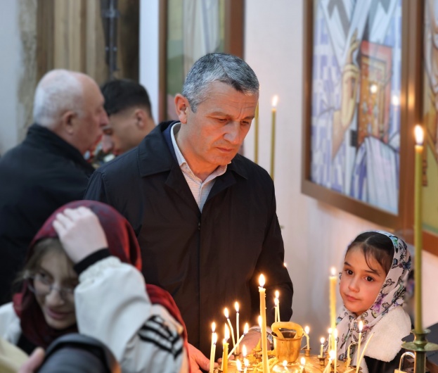 გილოცავთ აღდგომის ბრწყინვალე დღესასწაულს!